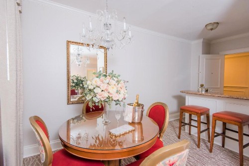 Warwick Melrose Hotel - image 35