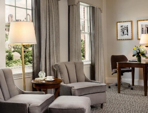 Warwick Melrose Hotel - image 38