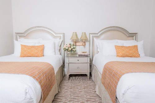 Warwick Melrose Hotel - image 43