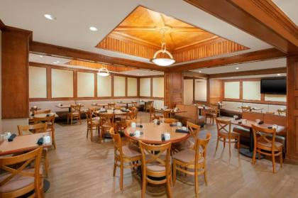 Holiday Inn Market Center an IHG Hotel - image 13
