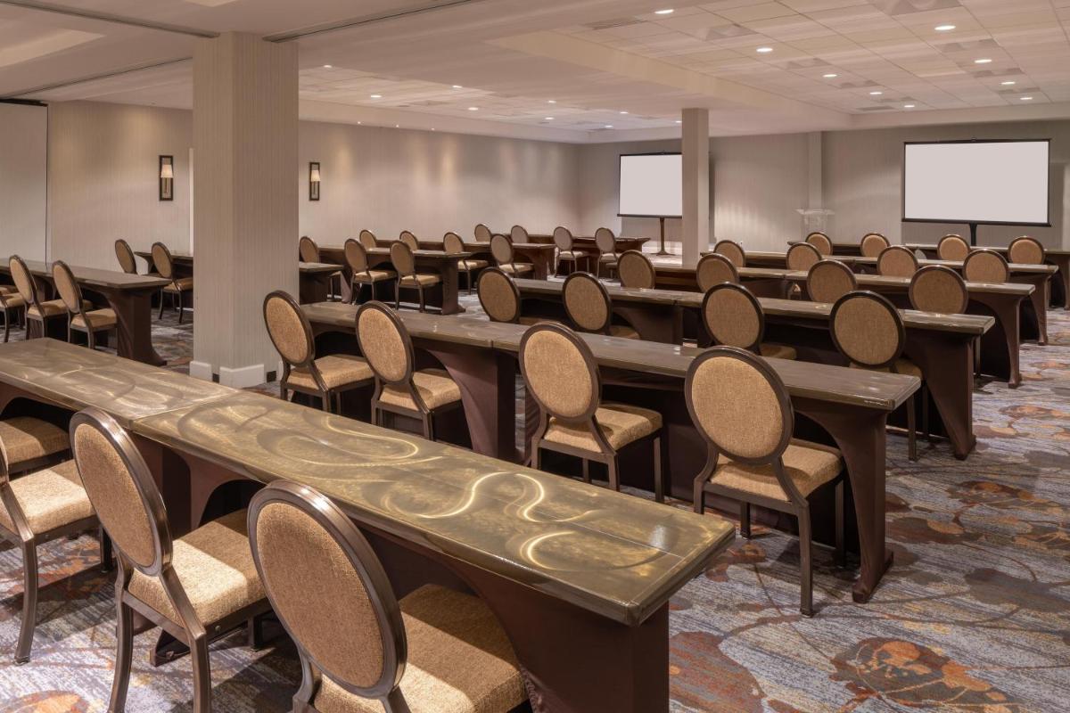 Sheraton Dallas Hotel by the Galleria - image 4