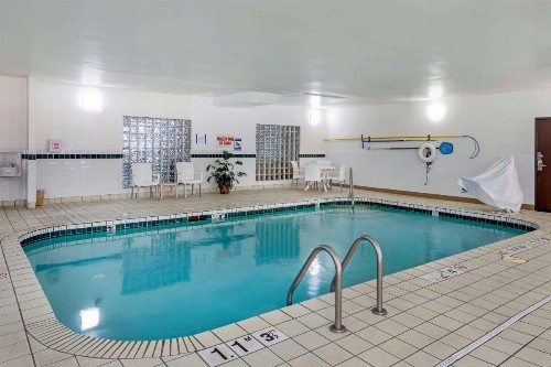 Comfort Suites North Dallas - image 33