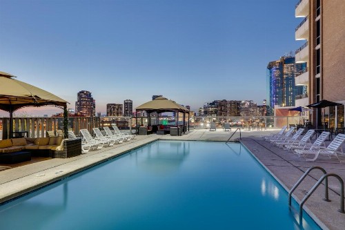Crowne Plaza Hotel Dallas Downtown - image 3