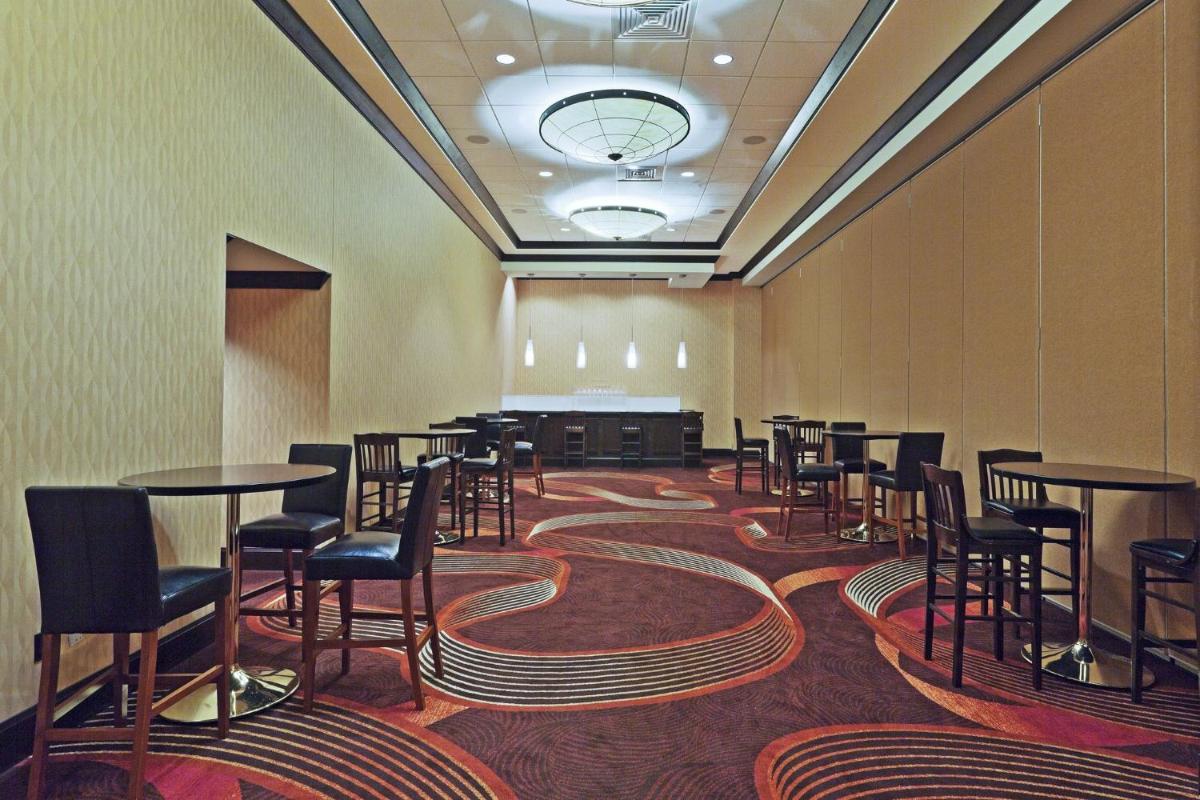 Crowne Plaza Hotel Dallas Downtown - image 4