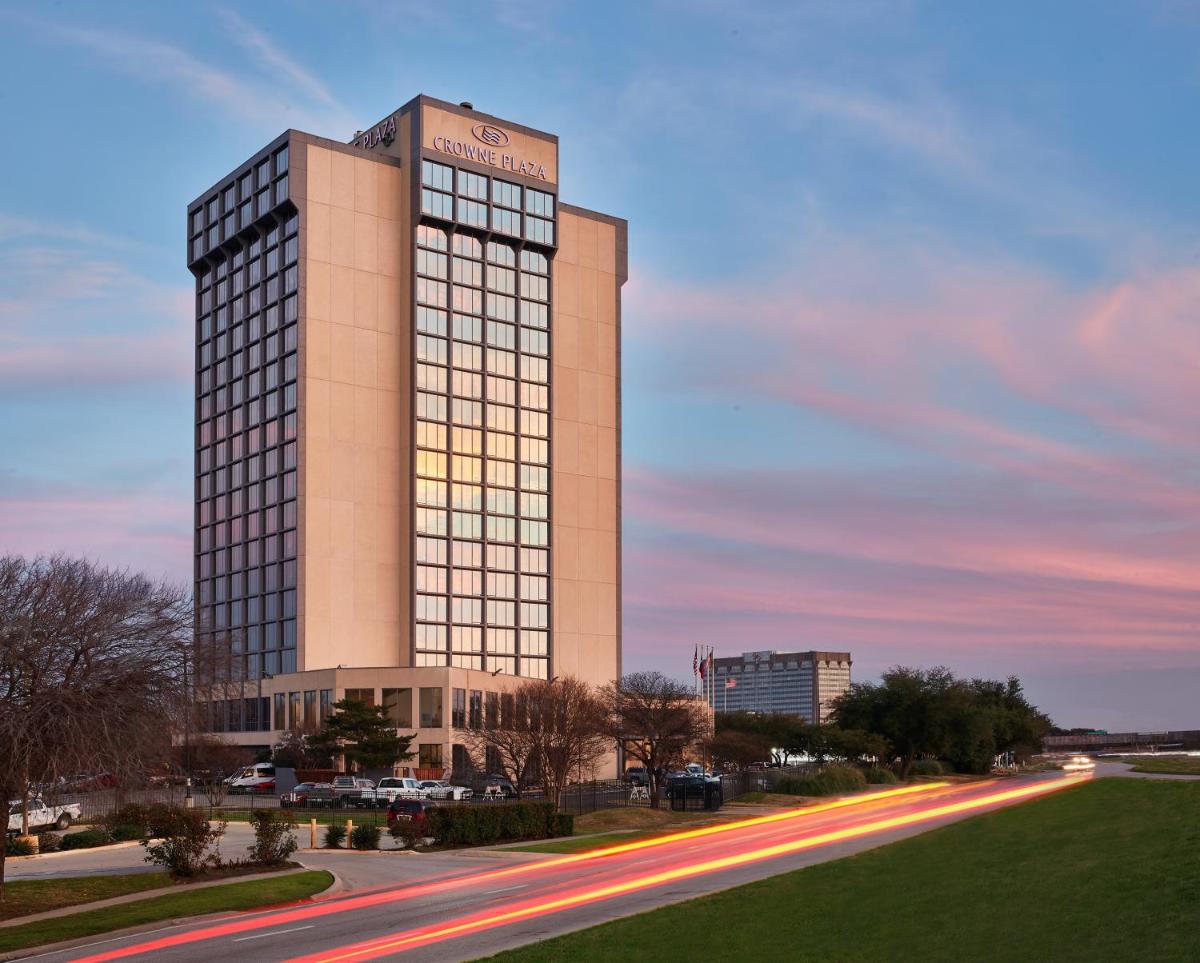 Crowne Plaza Dallas Market Center an IHG Hotel - main image