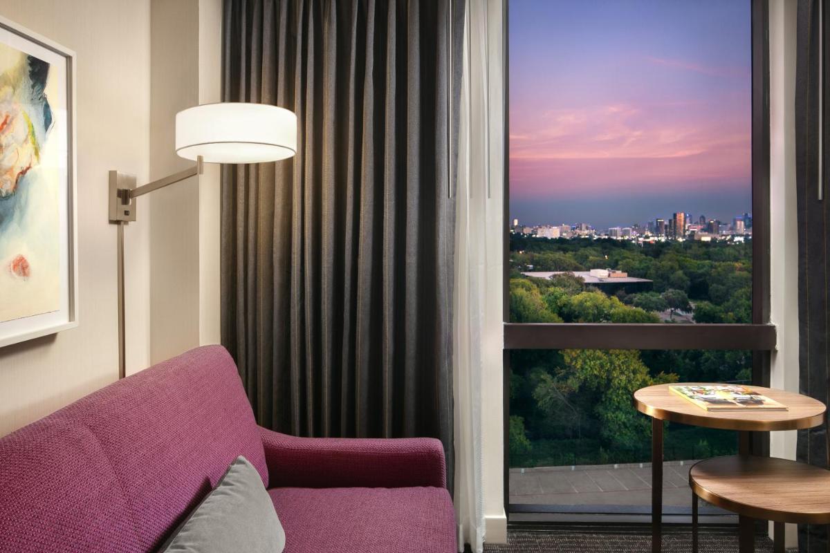 Crowne Plaza Dallas Market Center an IHG Hotel - image 7