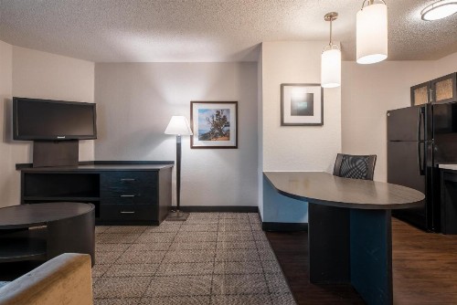 Sonesta Simply Suites Dallas Richardson - image 2