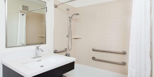 Sonesta Simply Suites Dallas Galleria - image 17