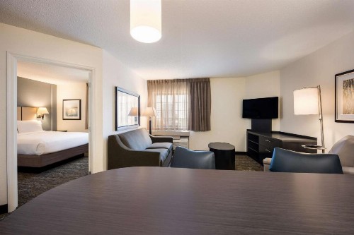 Sonesta Simply Suites Dallas Galleria - image 3