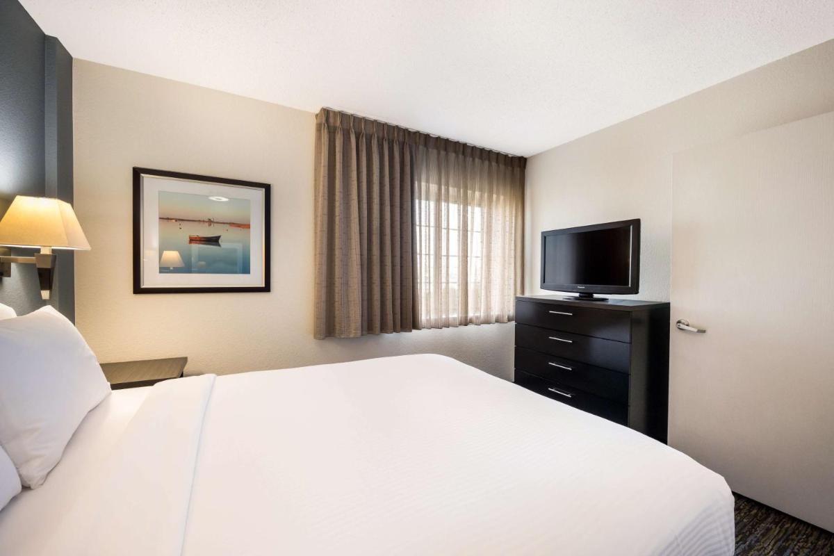 Sonesta Simply Suites Dallas Galleria - image 6