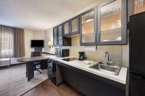 Sonesta Simply Suites Dallas Galleria - image 8