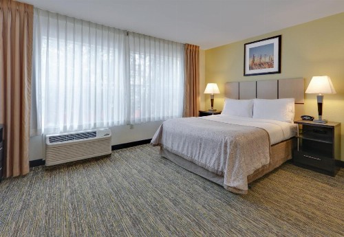 Candlewood Suites Dallas Market Center-Love Field an IHG Hotel - image 18