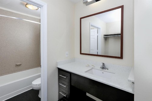 Candlewood Suites Dallas Market Center-Love Field an IHG Hotel - image 2