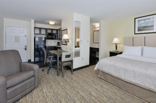 Candlewood Suites Dallas Market Center-Love Field an IHG Hotel - image 26