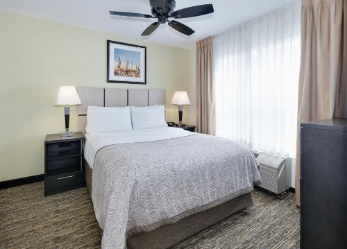 Candlewood Suites Dallas Market Center-Love Field an IHG Hotel - image 28