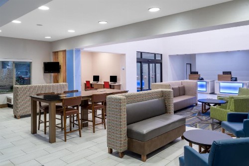 Holiday Inn Express & Suites Dallas Fair Park - image 40