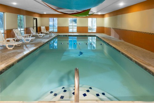 Holiday Inn Express & Suites Dallas Fair Park - image 5