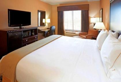 Comfort Inn & Suites Dallas Medical-Market Center - image 12