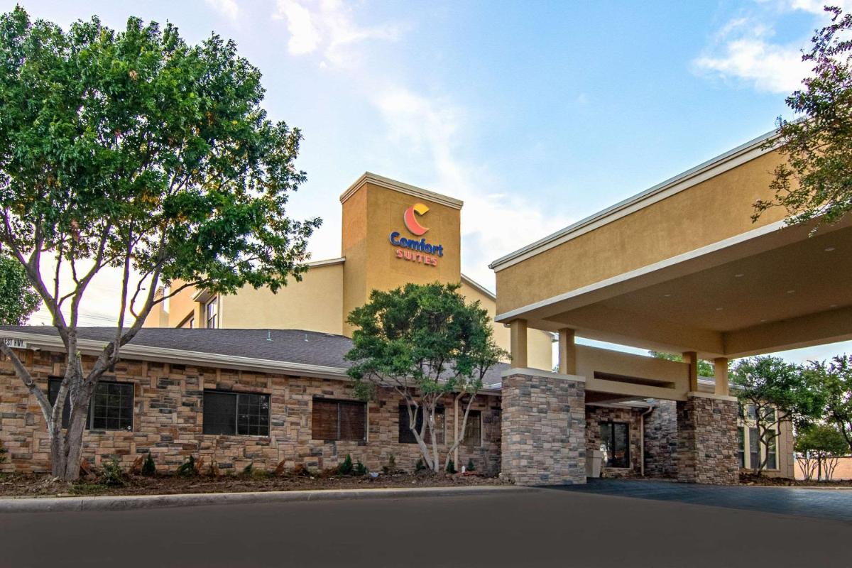 Comfort Suites NW Dallas Near Love Field - main image