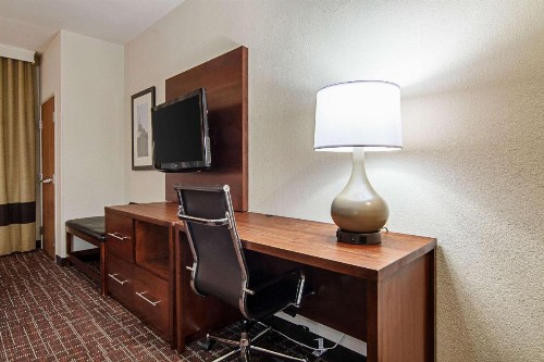 Comfort Suites NW Dallas Near Love Field - image 30