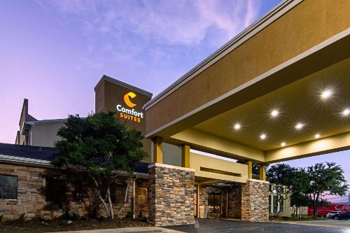 Comfort Suites NW Dallas Near Love Field - image 7