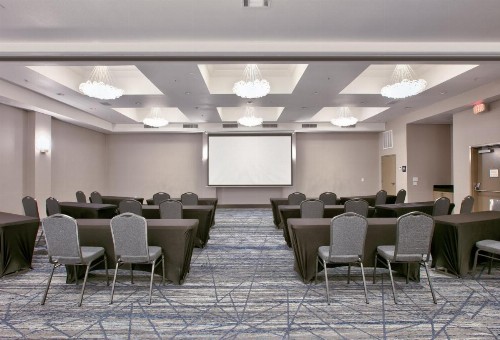 Holiday Inn Express & Suites North Dallas at Preston an IHG Hotel - image 21
