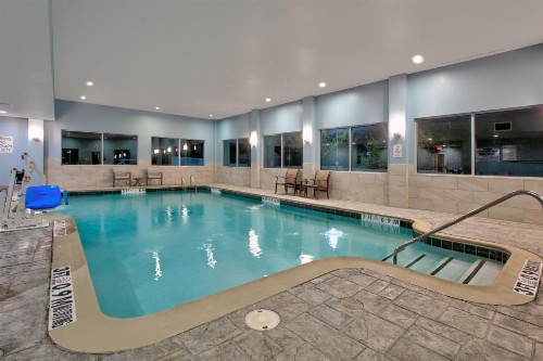 Holiday Inn Express & Suites North Dallas at Preston an IHG Hotel - image 37