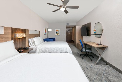 Holiday Inn Express & Suites North Dallas at Preston an IHG Hotel - image 49