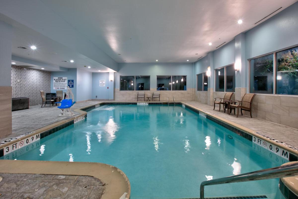 Holiday Inn Express & Suites North Dallas at Preston an IHG Hotel - image 7