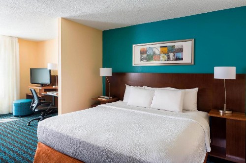 Fairfield Inn & Suites Dallas Park Central - image 10