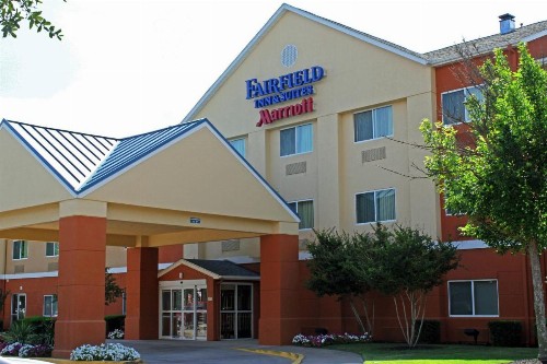 Fairfield Inn & Suites Dallas Park Central - image 2