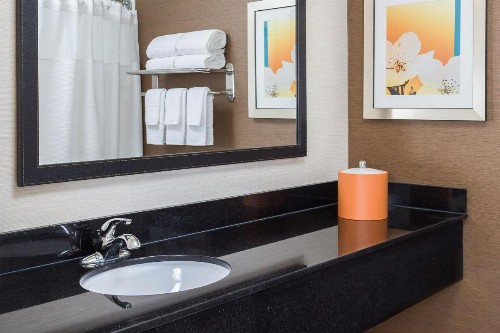 Fairfield Inn & Suites Dallas Park Central - image 8