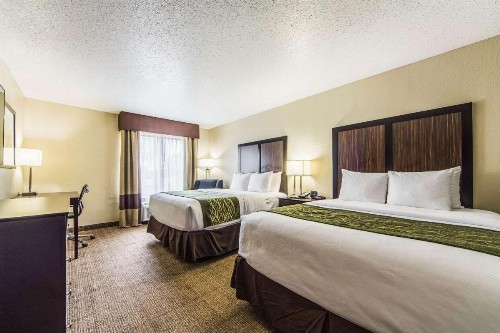 Comfort Inn Dallas Park Central - image 13