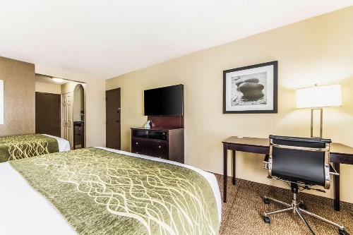 Comfort Inn Dallas Park Central - image 14