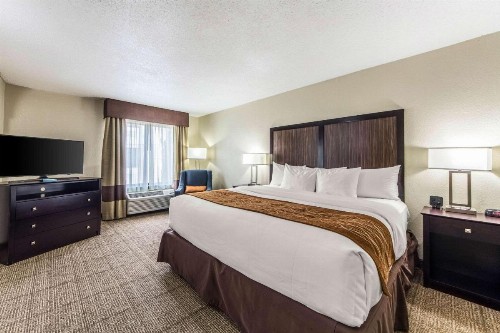 Comfort Inn Dallas Park Central - image 18