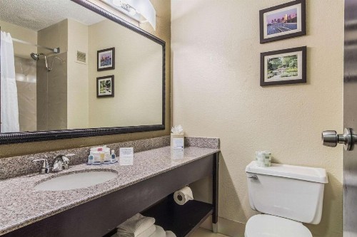 Comfort Inn Dallas Park Central - image 22