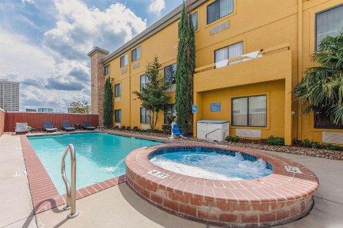 Comfort Inn Dallas Park Central - image 23