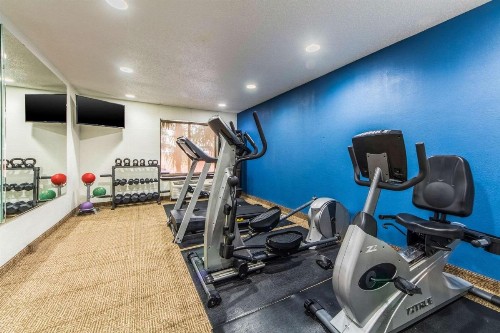 Comfort Inn Dallas Park Central - image 26