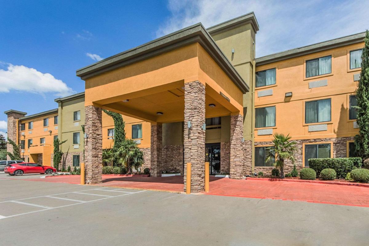 Comfort Inn Dallas Park Central - image 3