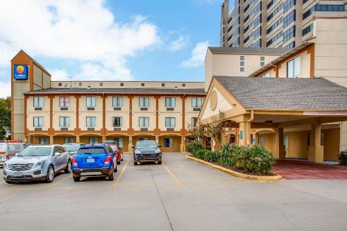 Comfort Inn & Suites Love Field – Dallas Market Center - image 11