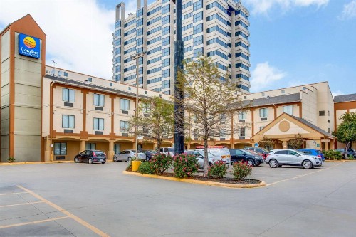 Comfort Inn & Suites Love Field – Dallas Market Center - image 25