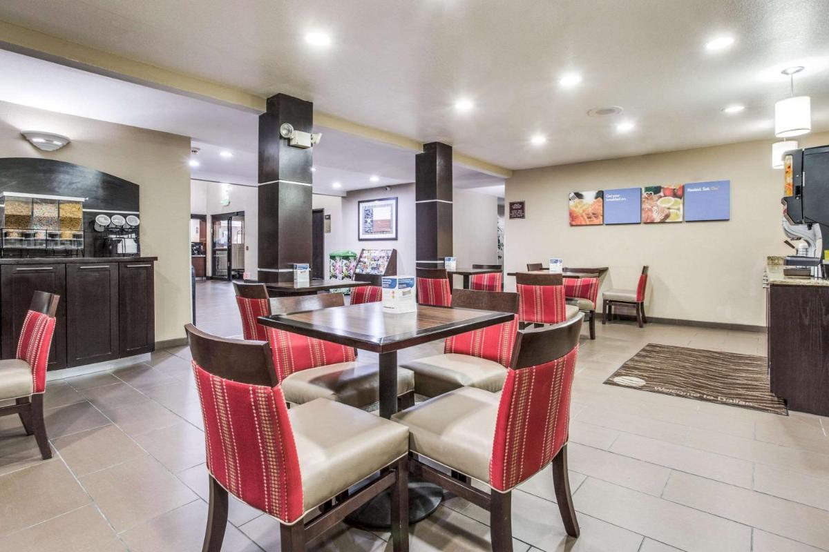 Comfort Inn & Suites Love Field – Dallas Market Center - image 4