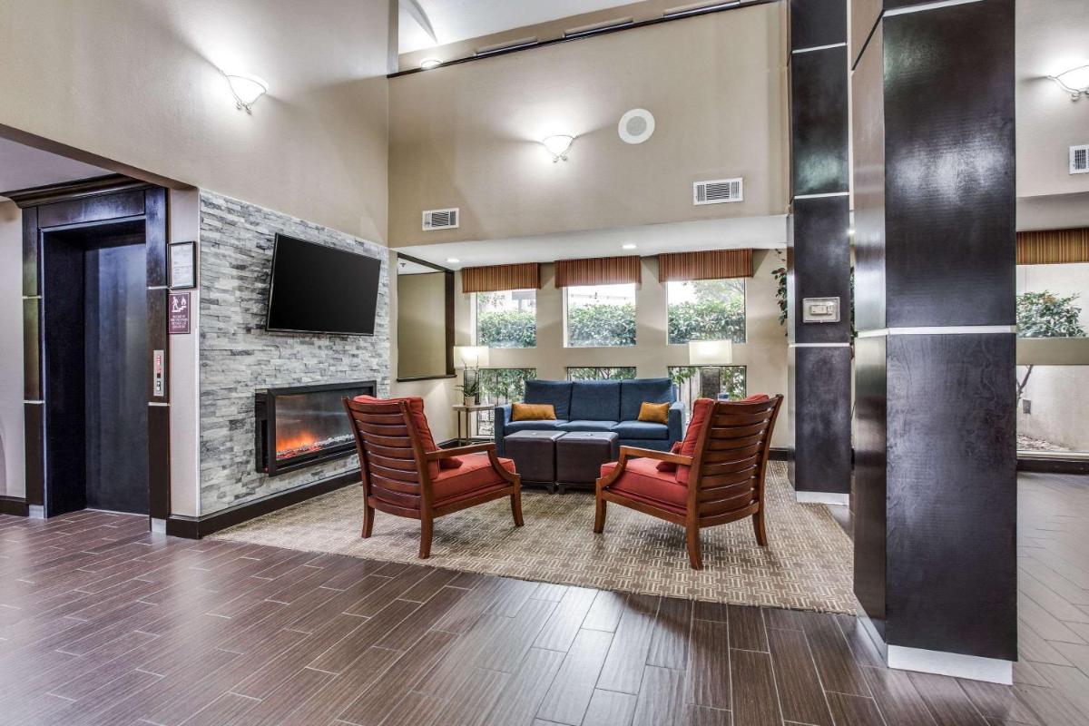 Comfort Inn & Suites Love Field – Dallas Market Center - image 7