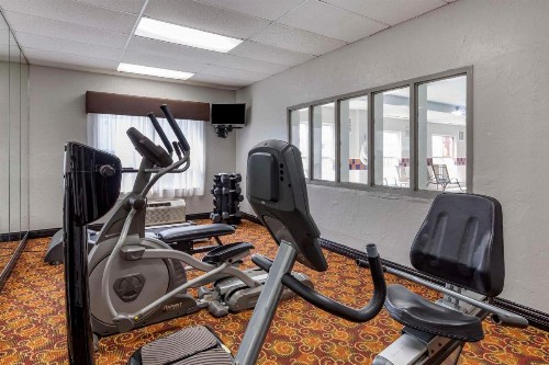 Quality Inn & Suites I-35 E/Walnut Hill - image 11