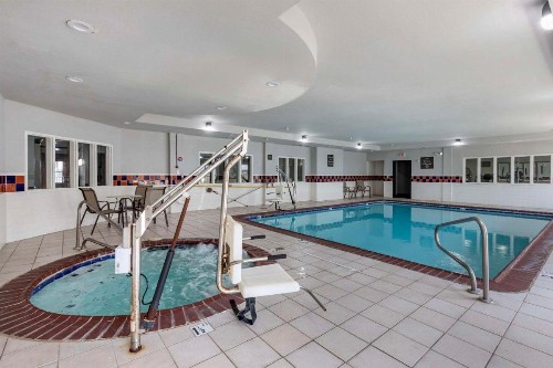 Quality Inn & Suites I-35 E/Walnut Hill - image 20