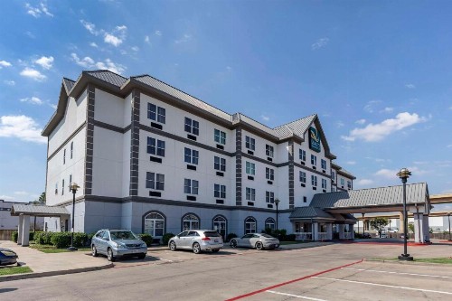 Quality Inn & Suites I-35 E/Walnut Hill - image 7