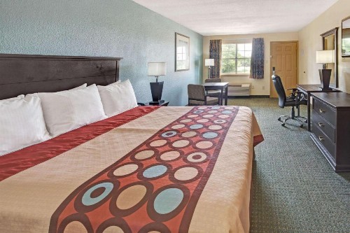 Super 8 by Wyndham Dallas East - image 19