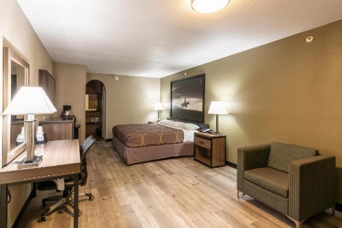 Super 8 by Wyndham Dallas East - image 26