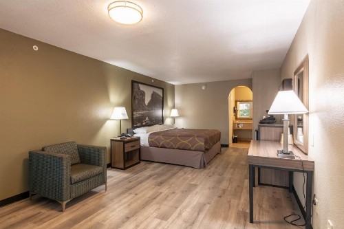 Super 8 by Wyndham Dallas East - image 27