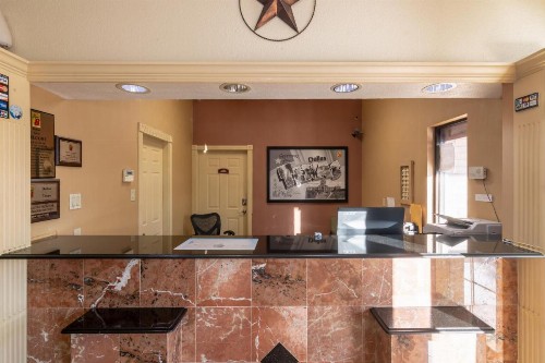 Super 8 by Wyndham Dallas East - image 31